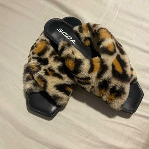 Women’s sandals